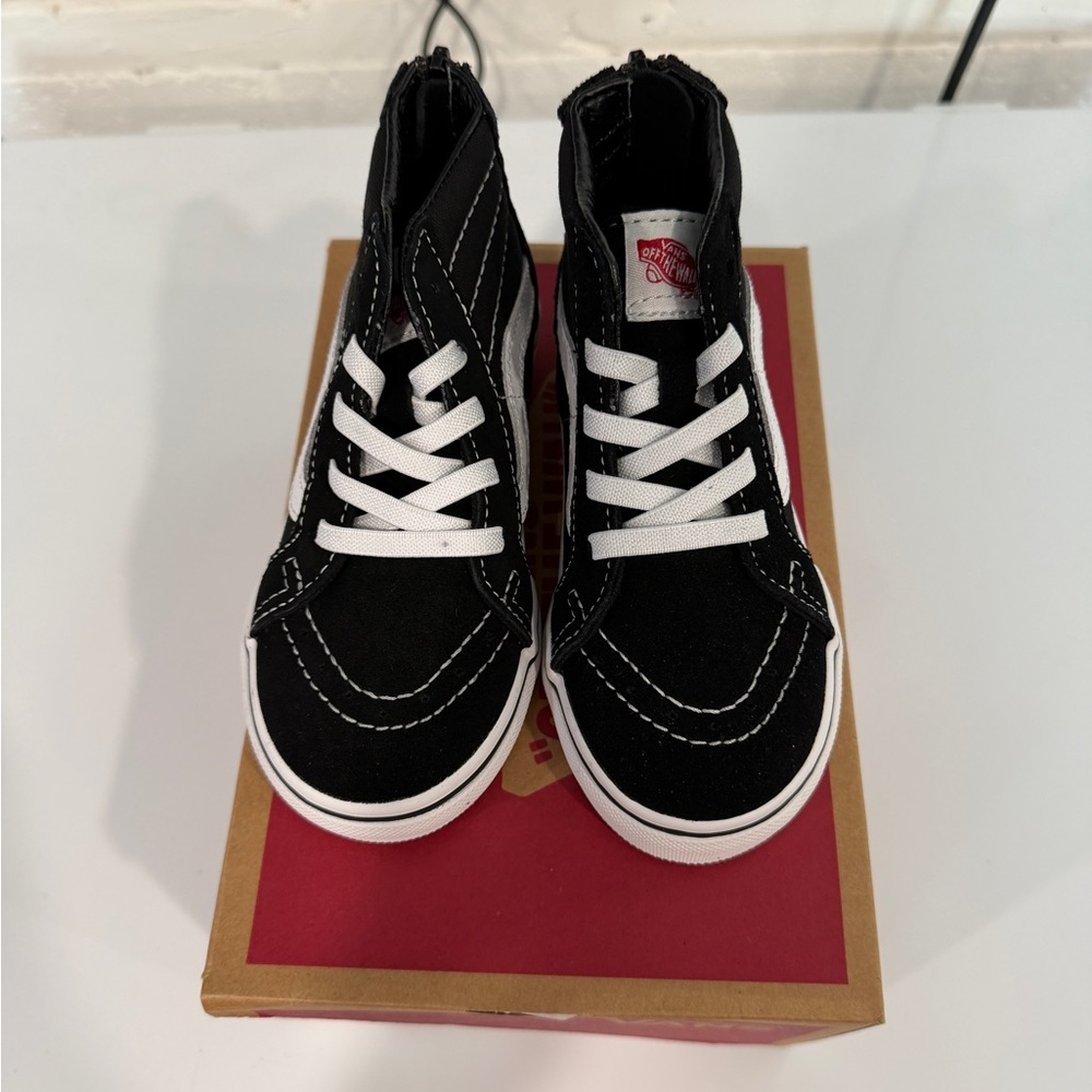 Vans Black and White Sk8-Hi toddler unisex High-Top Sneakers - Picture 2 of 11